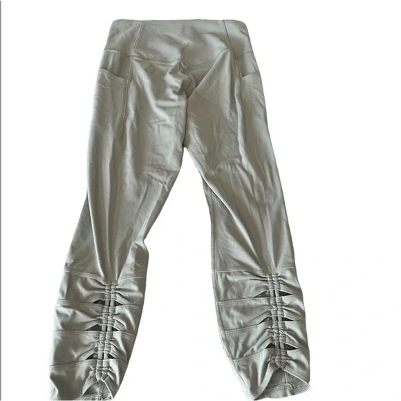 Athleta Salutation Stash Pocket I| Cinch 7/8 Sage Green - Picture 10 of 11